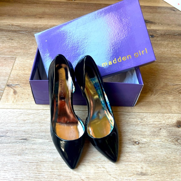 Madden Girl Black Heel - Picture 5 of 8